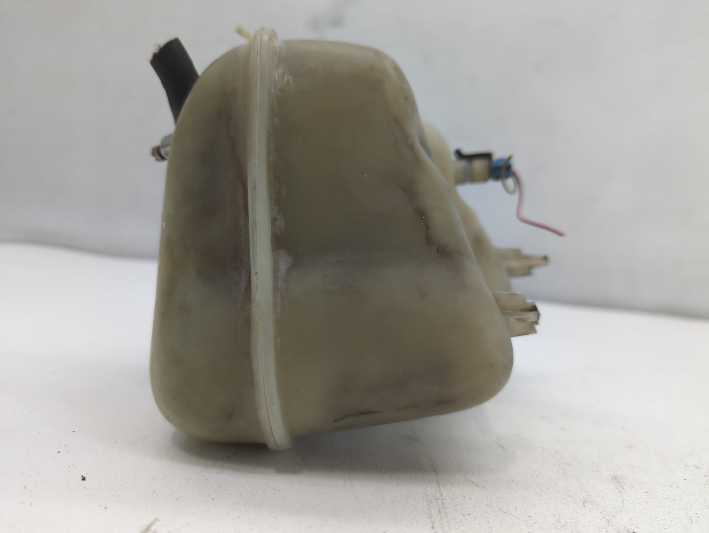 1997 Saturn Sl Windshield Washer Fluid Reservoir Bottle Oem - Oemusedautoparts1.com