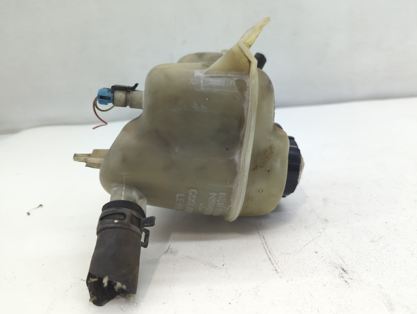 1997 Saturn Sl Windshield Washer Fluid Reservoir Bottle Oem - Oemusedautoparts1.com