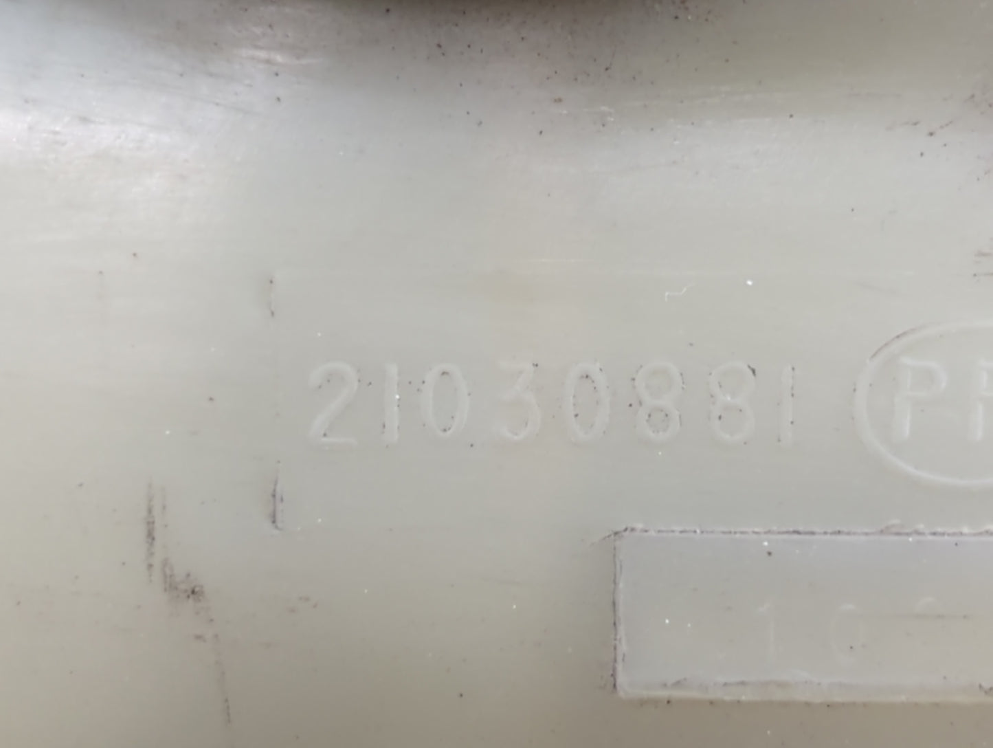 1997 Saturn Sl Windshield Washer Fluid Reservoir Bottle Oem - Oemusedautoparts1.com