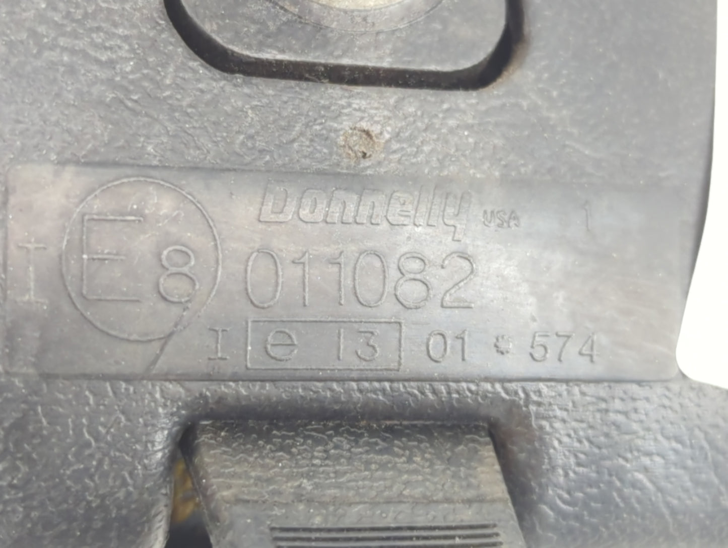 1997-2002 Saturn Sl Interior Rear View Mirror Replacement OEM P/N:IE 13 01 574 E8 011082 Fits OEM Used Auto Parts - Oemuseda