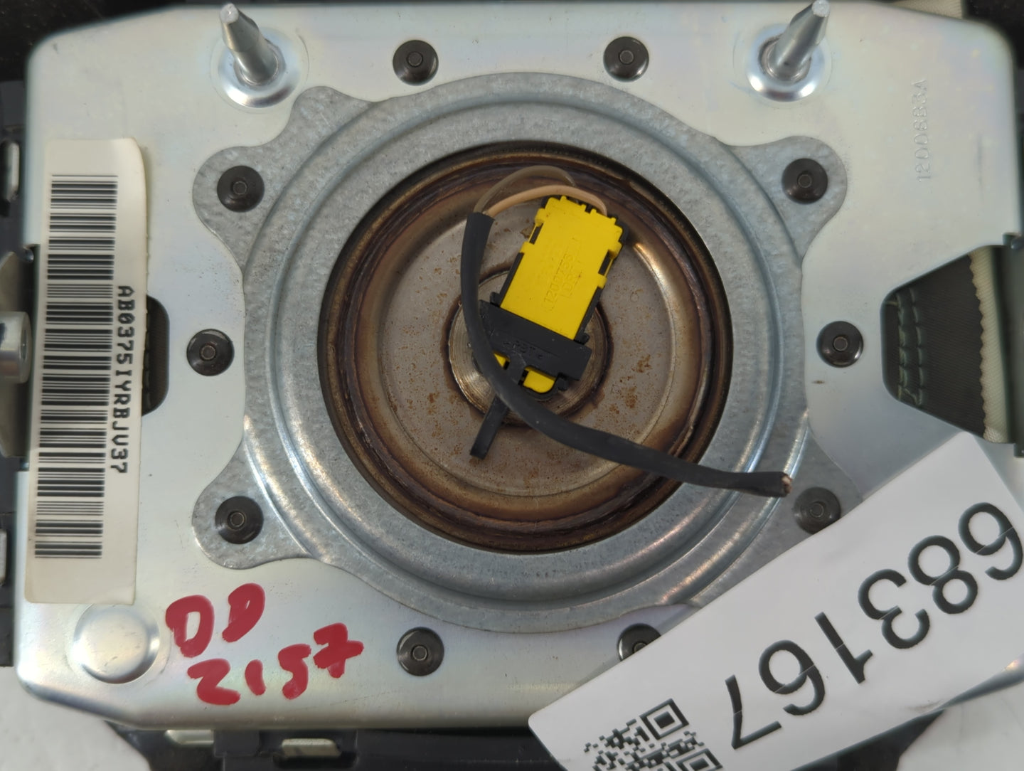 1995-1997 Saturn Sl Air Bag Driver Left Steering Wheel Mounted P/N:AB03751YRBJV37 Fits Fits 1995 1996 1997 OEM Used Auto Par