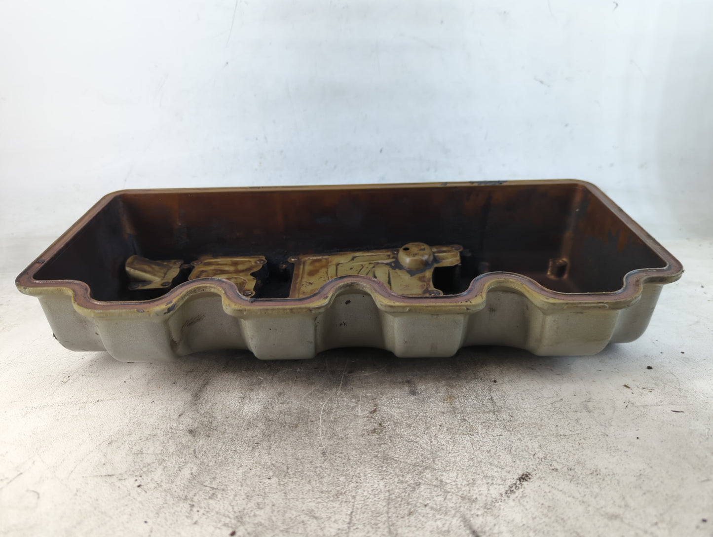 1997 Saturn Sl2 Driver Left Cylinder Head Valve Cover Fits OEM Used Auto Parts - Oemusedautoparts1.com