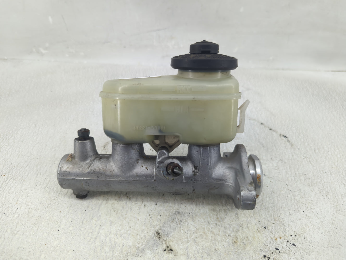 1995-2000 Toyota Camry Brake Master Cylinder 1290492 - Oemusedautoparts1.com
