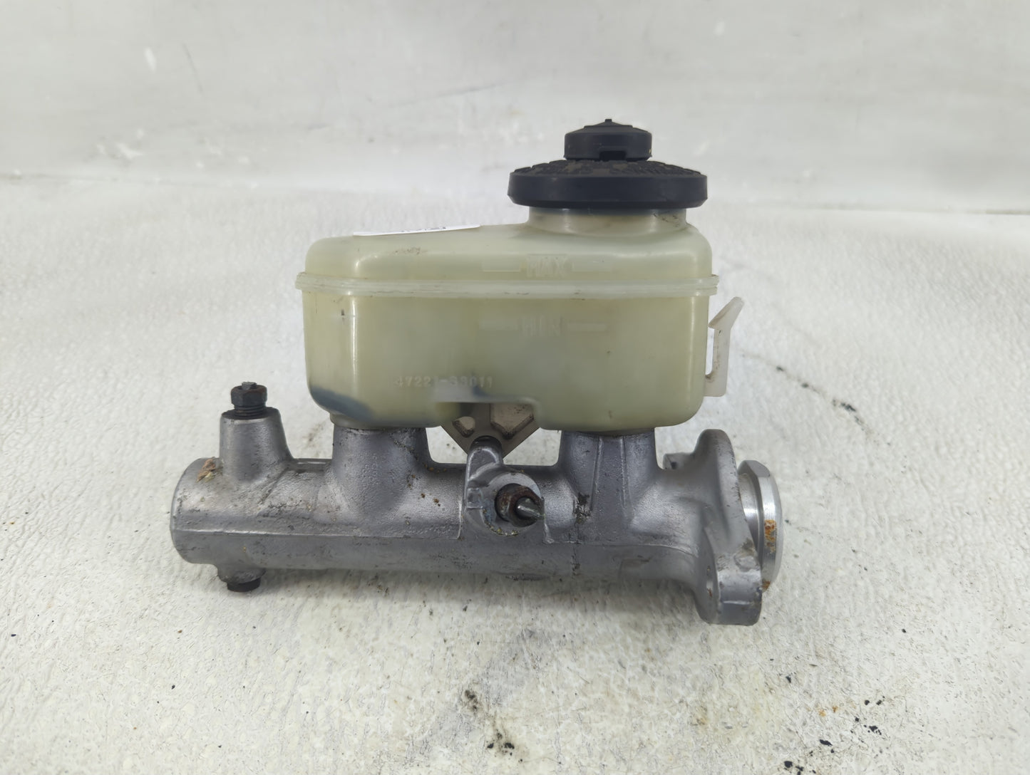 1995-2000 Toyota Camry Brake Master Cylinder 1290492 - Oemusedautoparts1.com