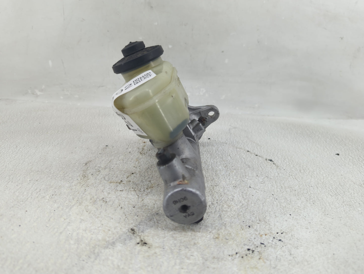1995-2000 Toyota Camry Brake Master Cylinder 1290492 - Oemusedautoparts1.com