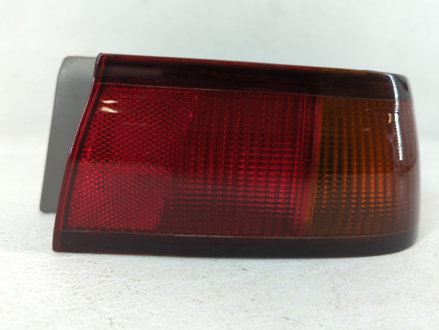 1997-1999 Toyota Camry Tail Light Assembly Passenger Right OEM P/N:81560-AA020 Fits Fits 1997 1998 1999 OEM Used Auto Parts 