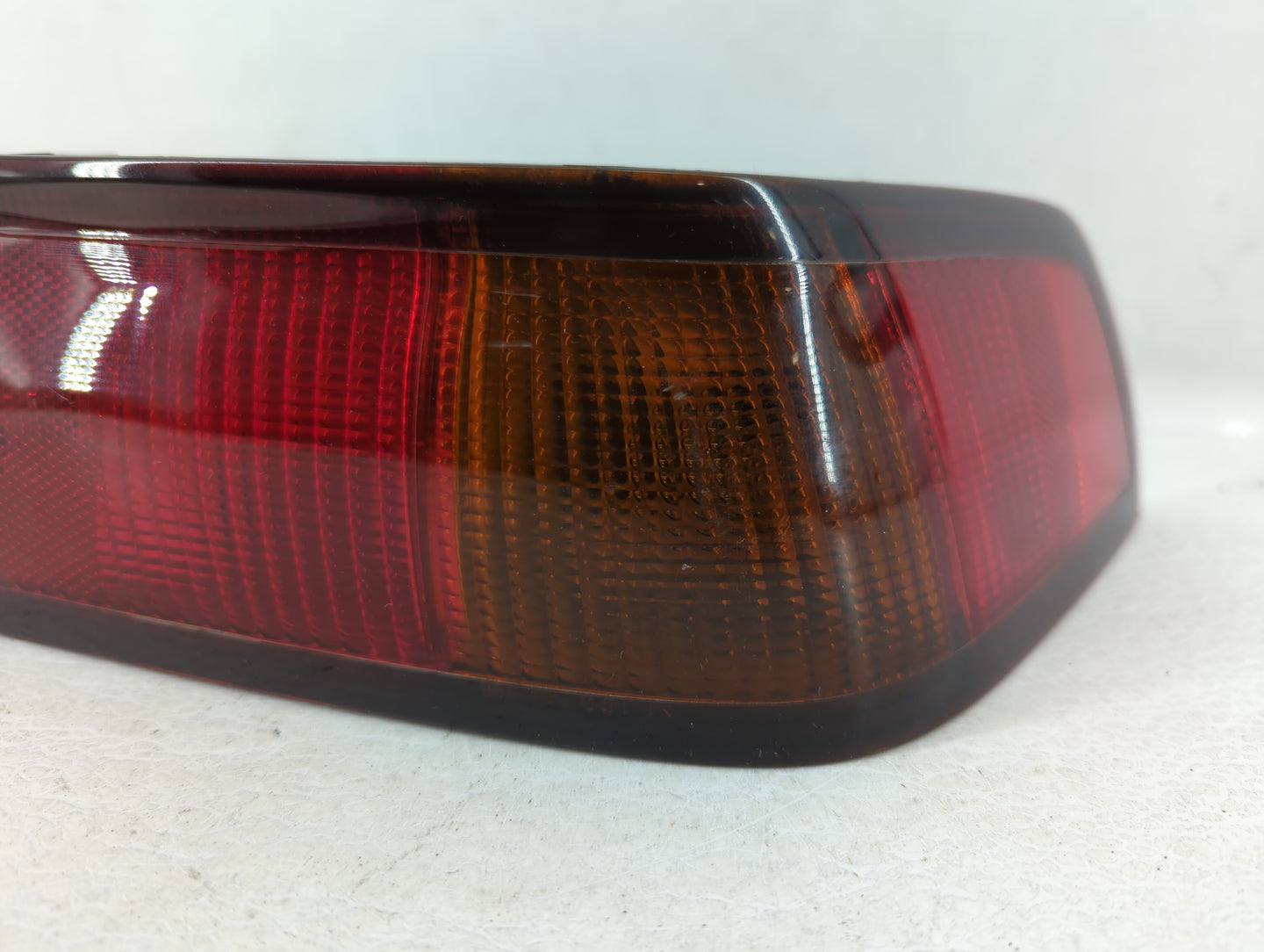 1997-1999 Toyota Camry Tail Light Assembly Passenger Right OEM P/N:81560-AA020 Fits Fits 1997 1998 1999 OEM Used Auto Parts 