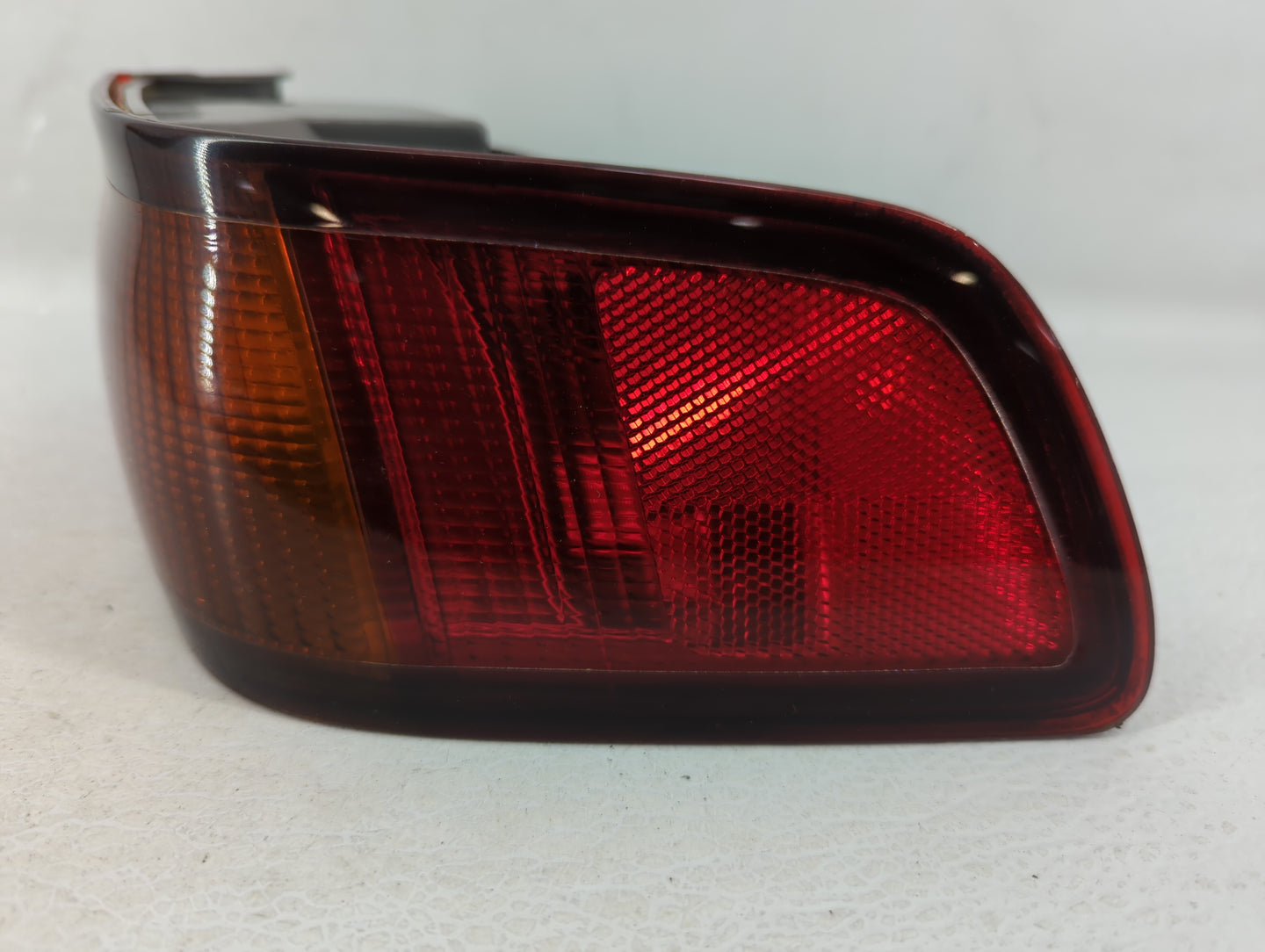 1997-1999 Toyota Camry Tail Light Assembly Passenger Right OEM P/N:81560-AA020 Fits Fits 1997 1998 1999 OEM Used Auto Parts 
