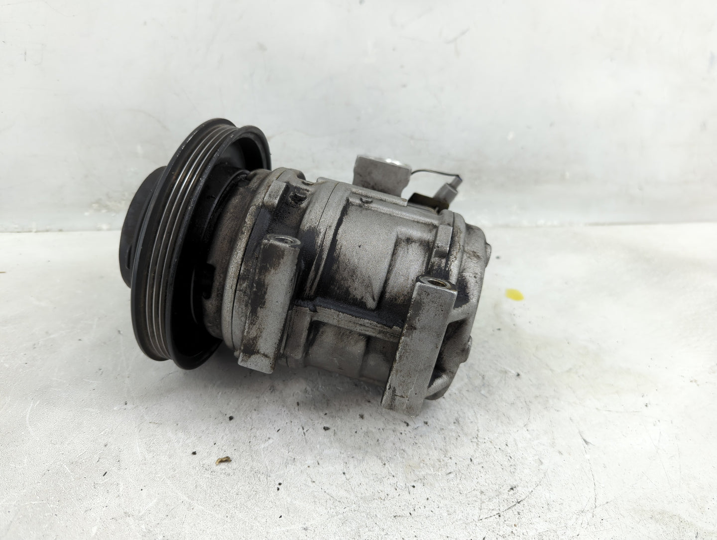 1994-1997 Toyota Corolla Air Conditioning A/c Ac Compressor Oem - Oemusedautoparts1.com