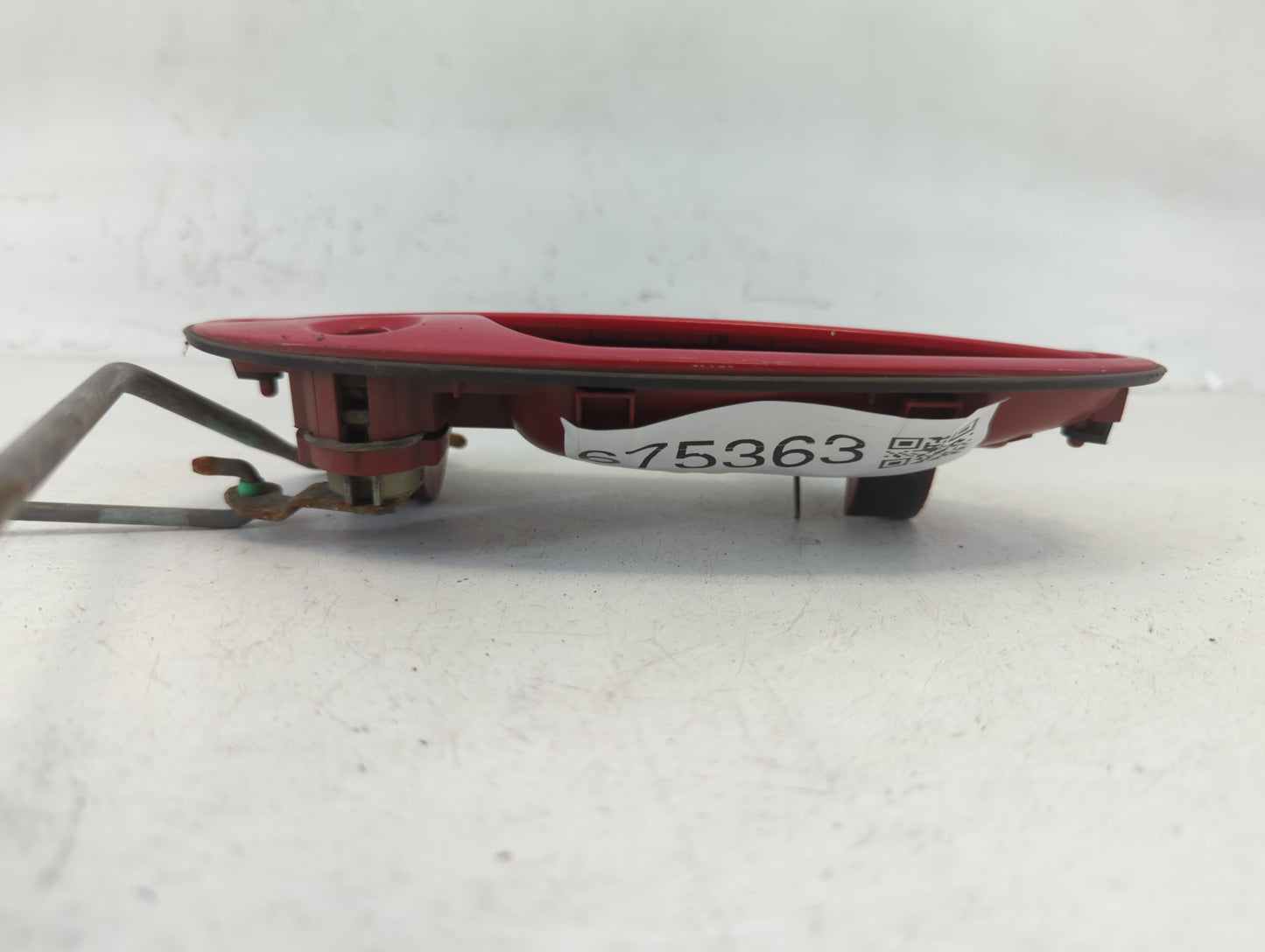 1997 Pointer Passenger Front Right Door Handle Exterior Assembly - Oemusedautoparts1.com