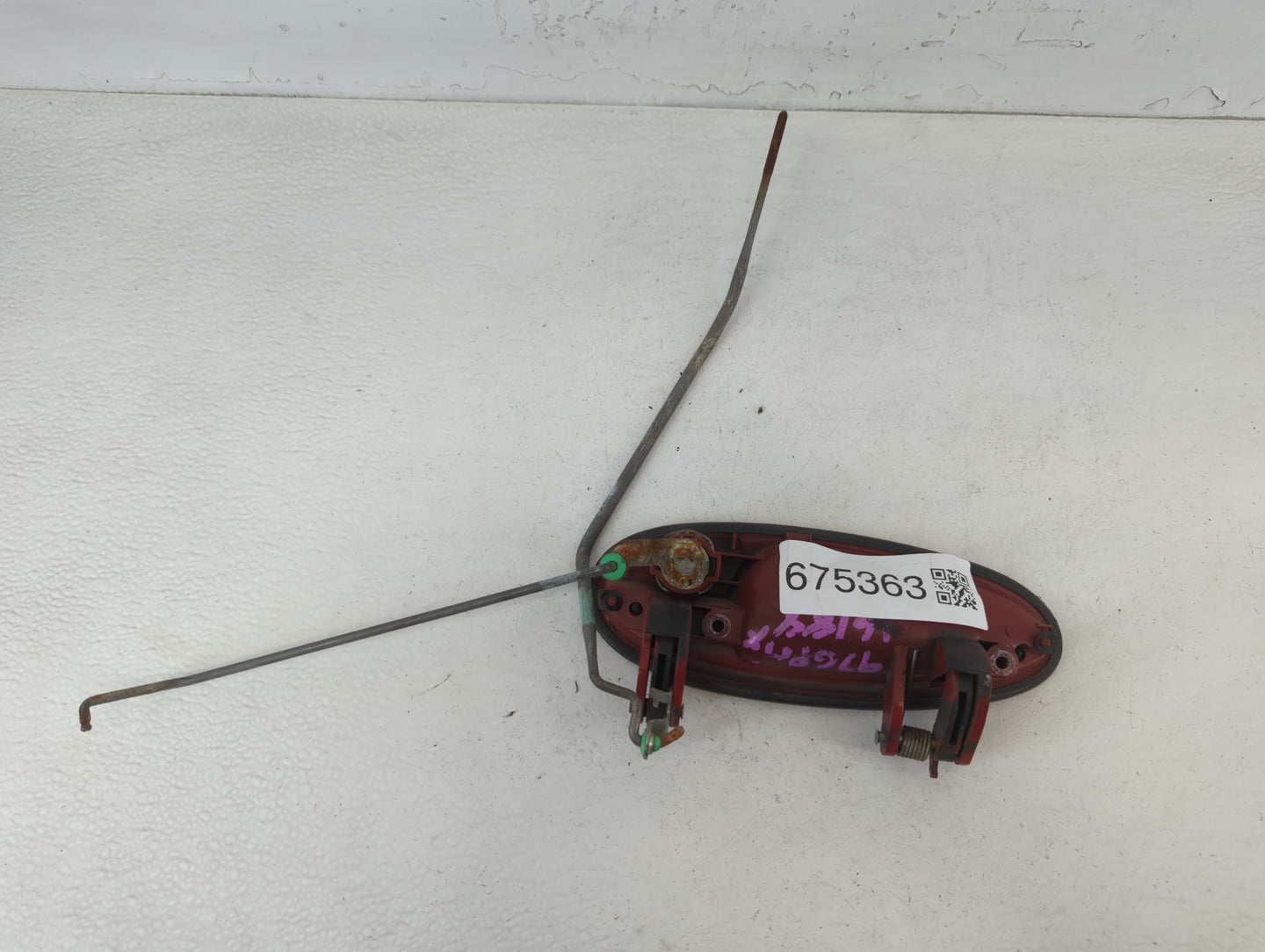 1997 Pointer Passenger Front Right Door Handle Exterior Assembly - Oemusedautoparts1.com