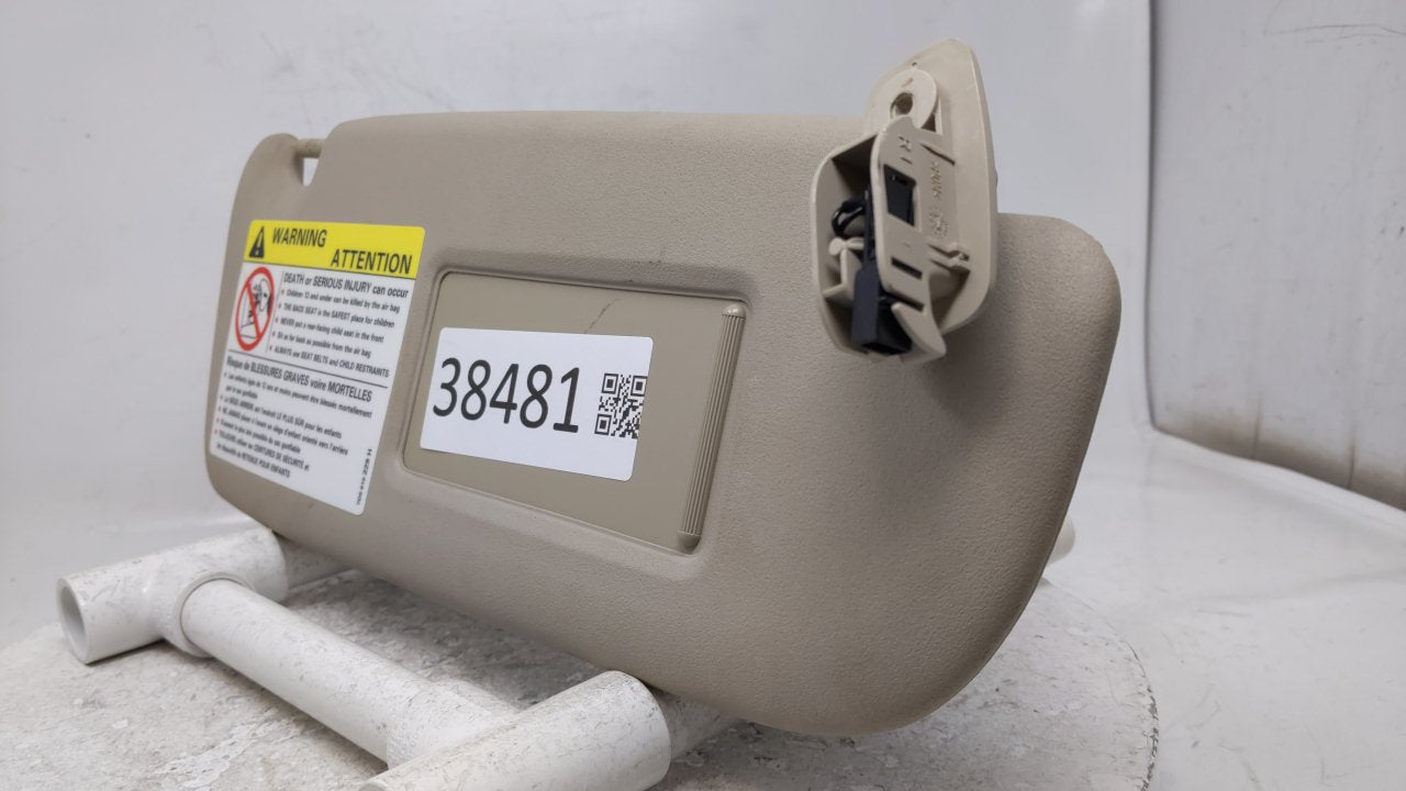 1998 Audi A4 Sun Visor Shade Replacement Passenger Right Mirror Fits OEM Used Auto Parts - Oemusedautoparts1.com