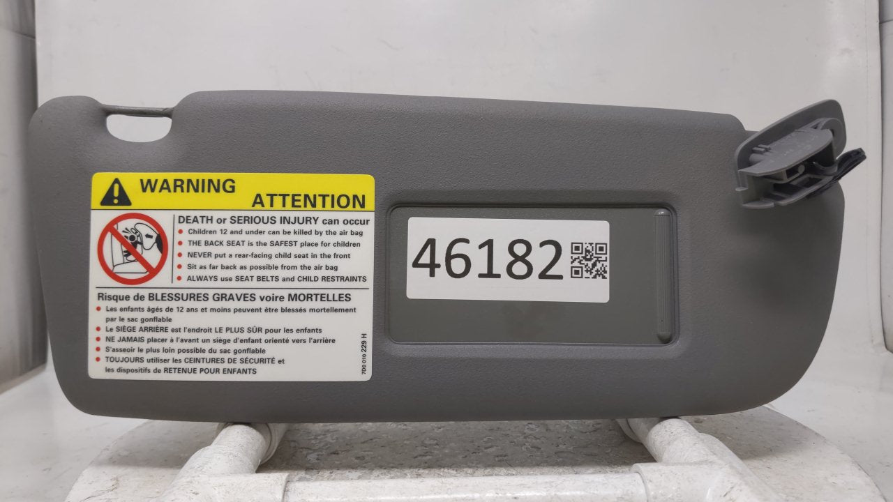 1998 Audi A4 Sun Visor Shade Replacement Passenger Right Mirror Fits OEM Used Auto Parts - Oemusedautoparts1.com