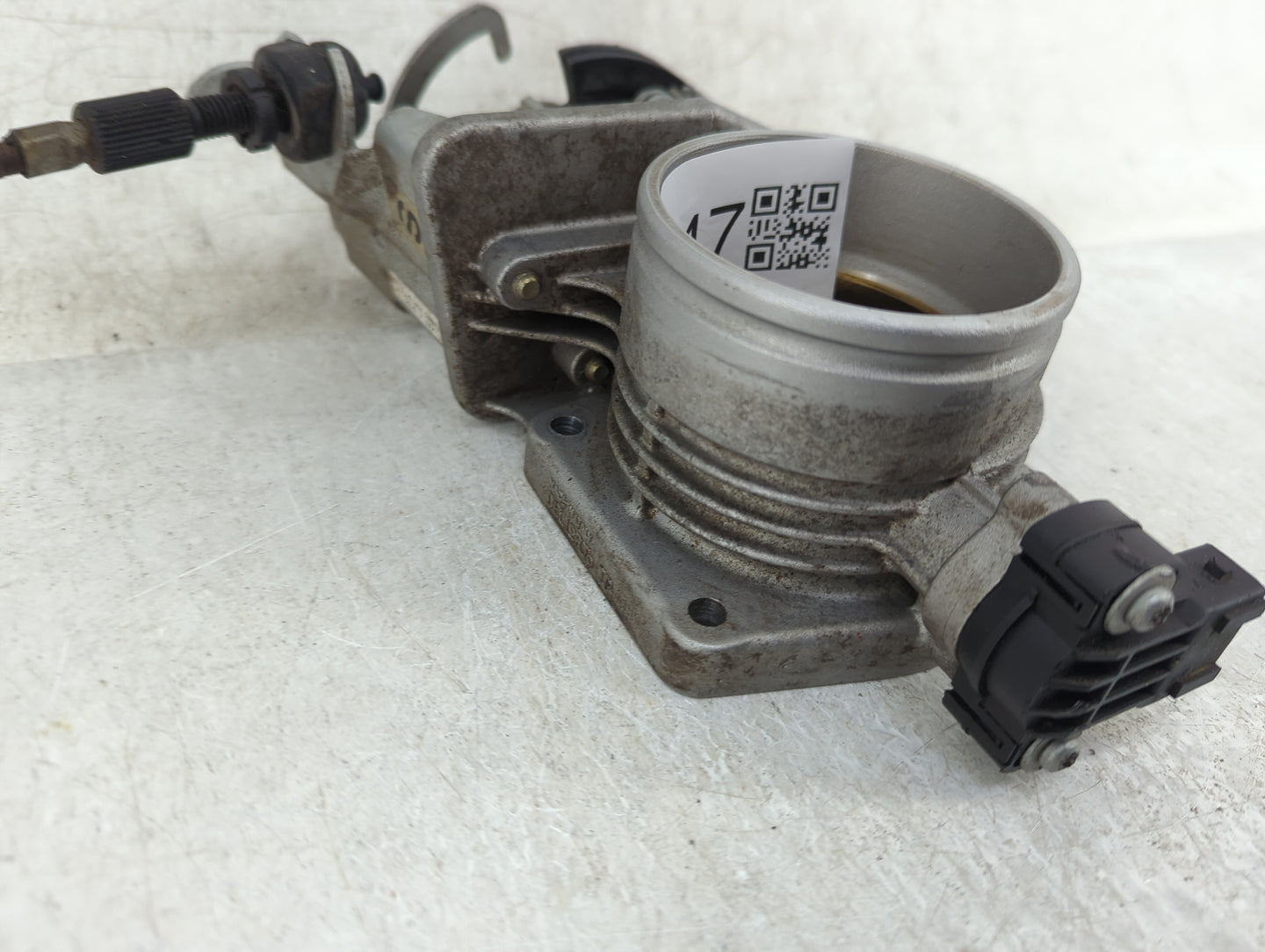1998 Bmw Z3 Throttle Body P/N:1433385 Fits OEM Used Auto Parts - Oemusedautoparts1.com