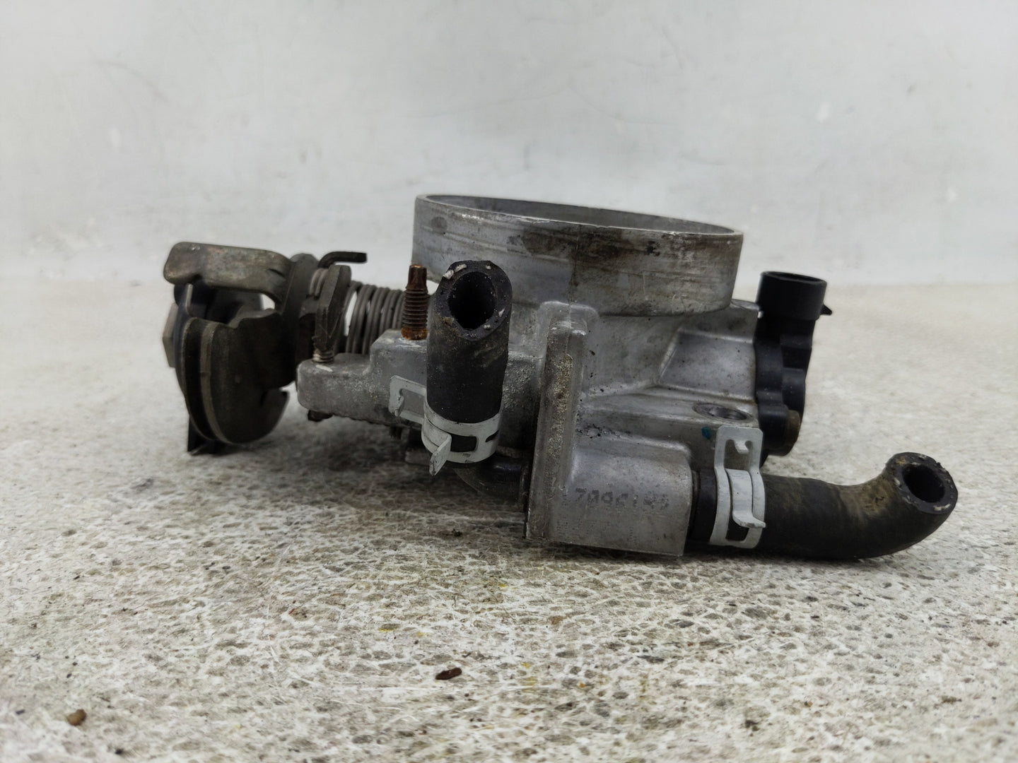 1997-1998 Buick Century Throttle Body Fits Fits 1996 1997 1998 OEM Used Auto Parts - Oemusedautoparts1.com