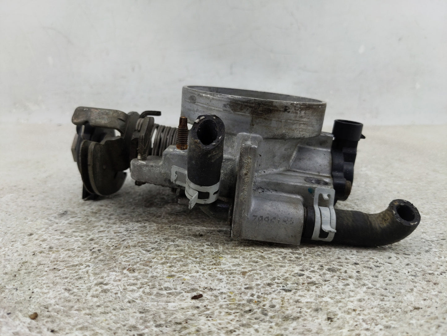 1997-1998 Buick Century Throttle Body Fits Fits 1996 1997 1998 OEM Used Auto Parts - Oemusedautoparts1.com