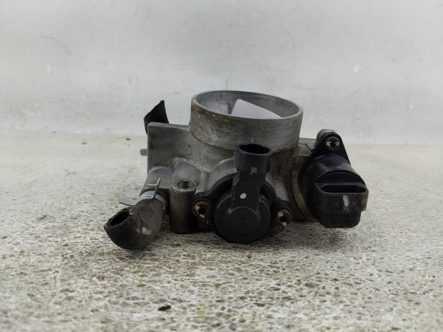 1997-1998 Buick Century Throttle Body Fits Fits 1996 1997 1998 OEM Used Auto Parts - Oemusedautoparts1.com