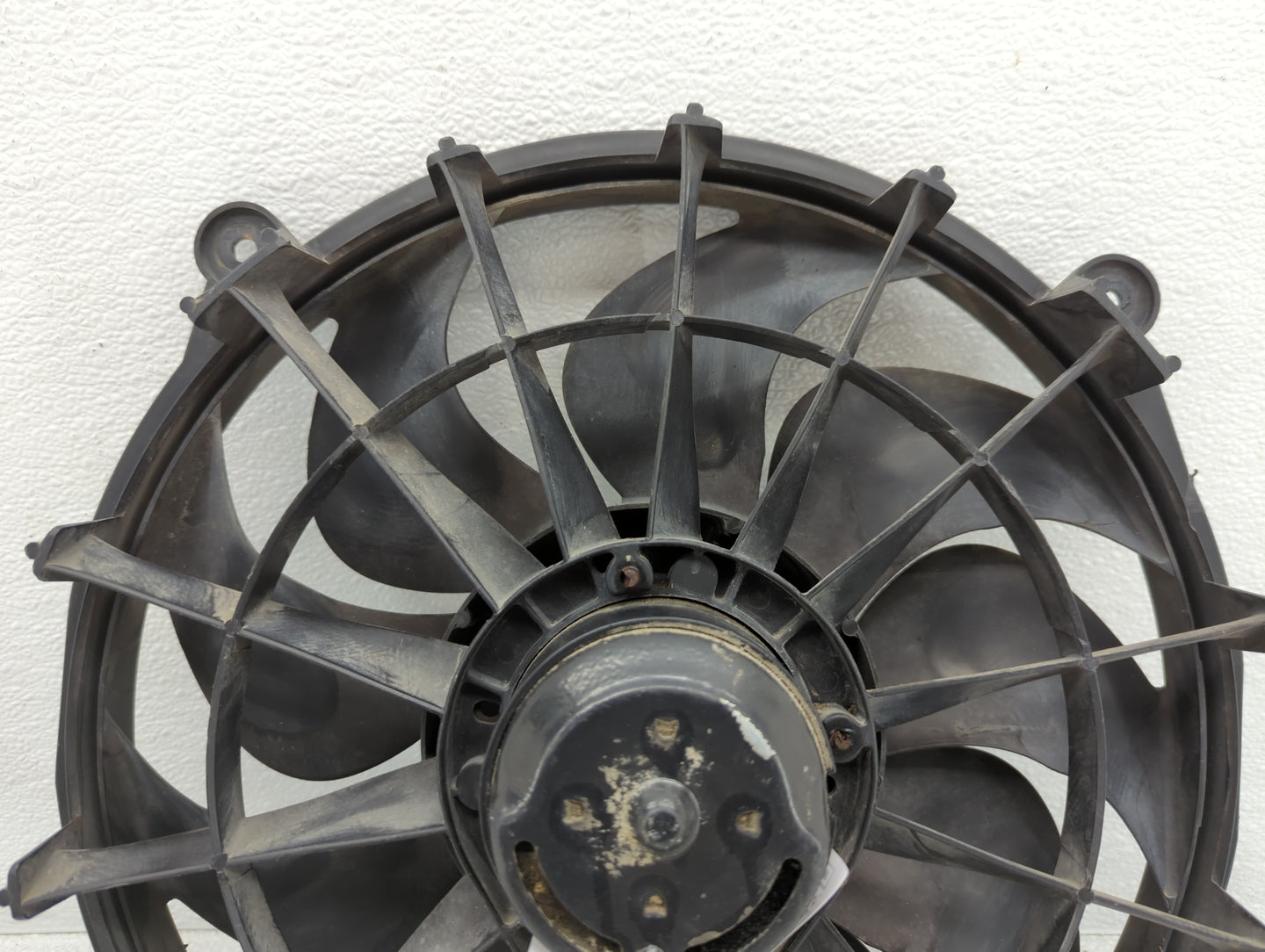 1997-2005 Buick Park Avenue Left Radiator Fan Motor Assembly - Oemusedautoparts1.com