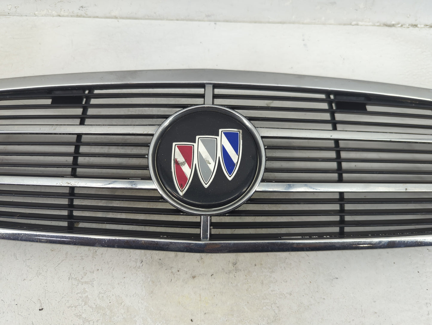 1997-2002 Buick Regal Front Grille Bumper Not Included - Oemusedautoparts1.com