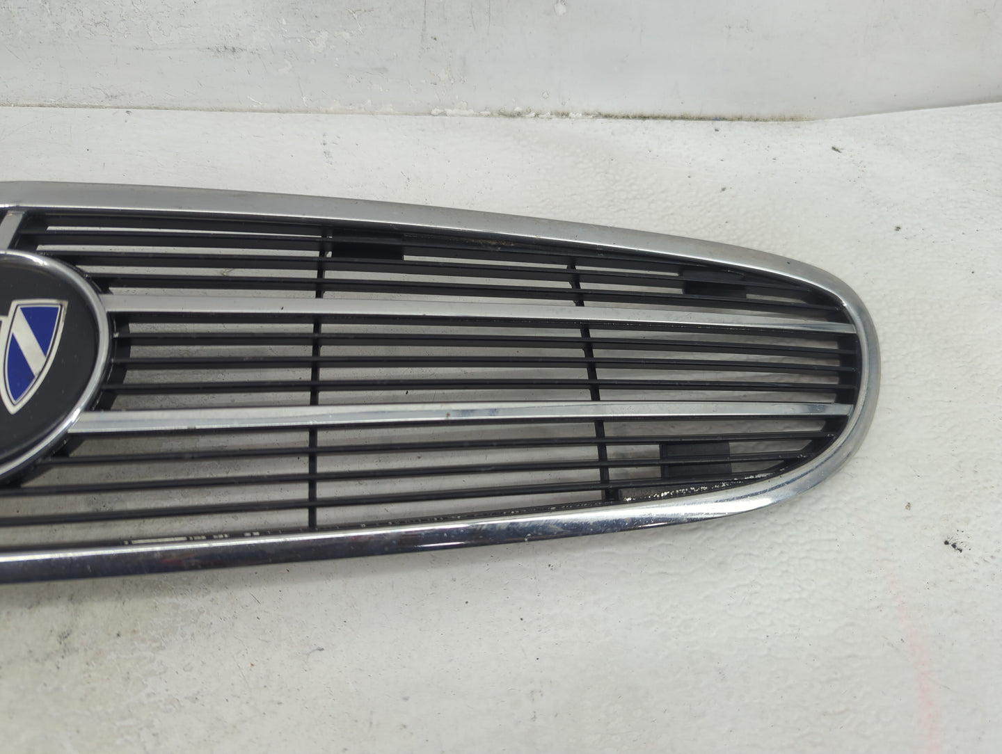 1997-2002 Buick Regal Front Grille Bumper Not Included - Oemusedautoparts1.com