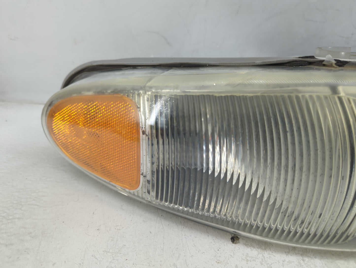 1997-2004 Buick Regal Passenger Right Oem Head Light Headlight Lamp - Oemusedautoparts1.com