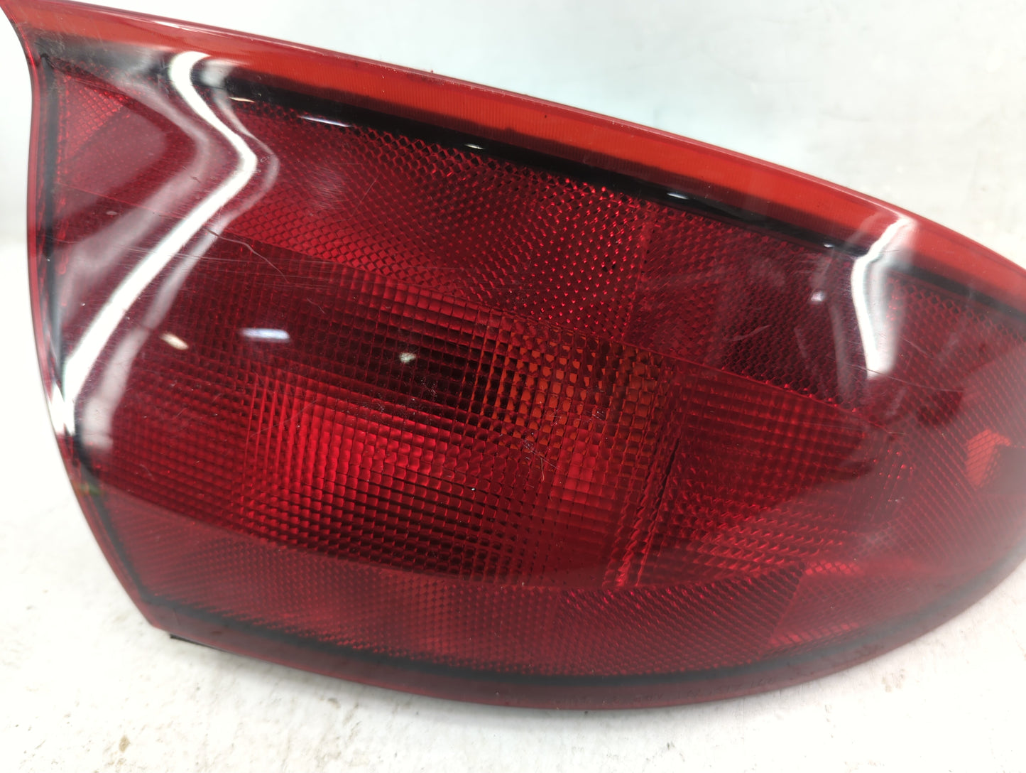 1997-2004 Buick Regal Tail Light Assembly Passenger Right OEM Fits Fits 1997 1998 1999 2000 2001 2002 2003 2004 OEM Used Aut