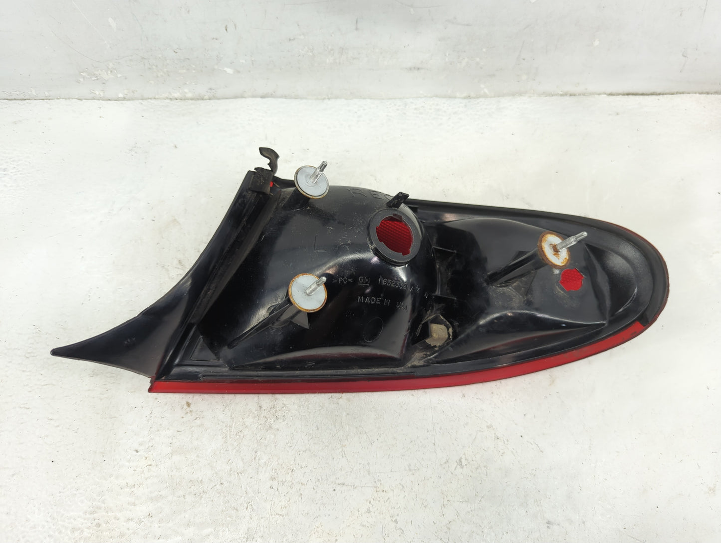 1997-2004 Buick Regal Tail Light Assembly Passenger Right OEM Fits Fits 1997 1998 1999 2000 2001 2002 2003 2004 OEM Used Aut