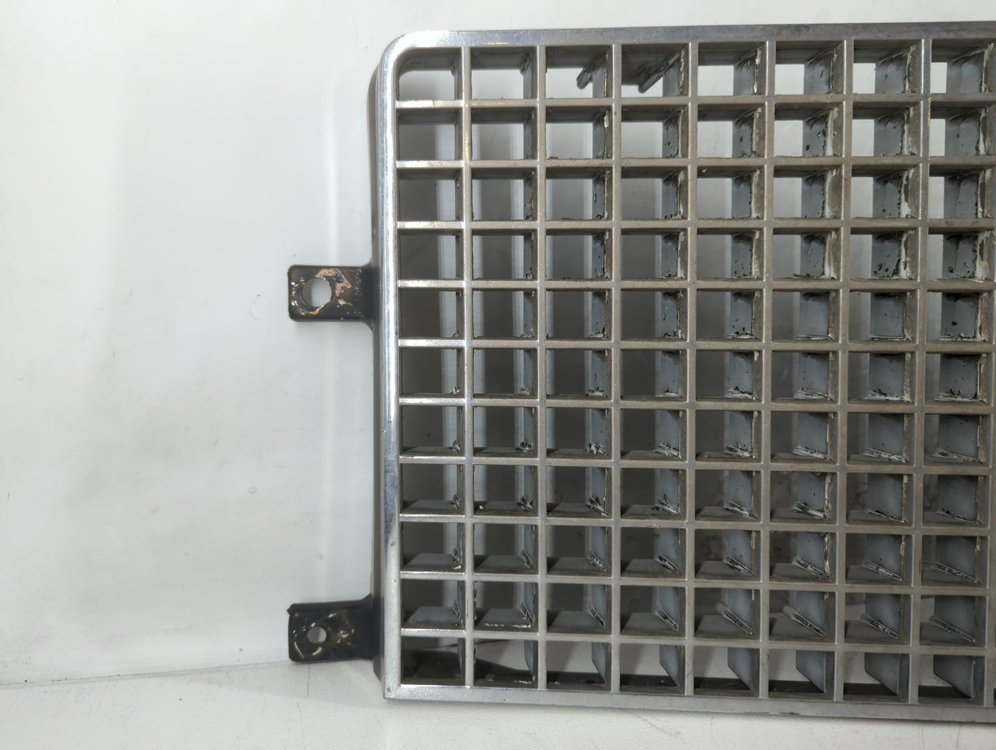 1998 Cadillac Brougham Front Grille Bumper Not Included - Oemusedautoparts1.com