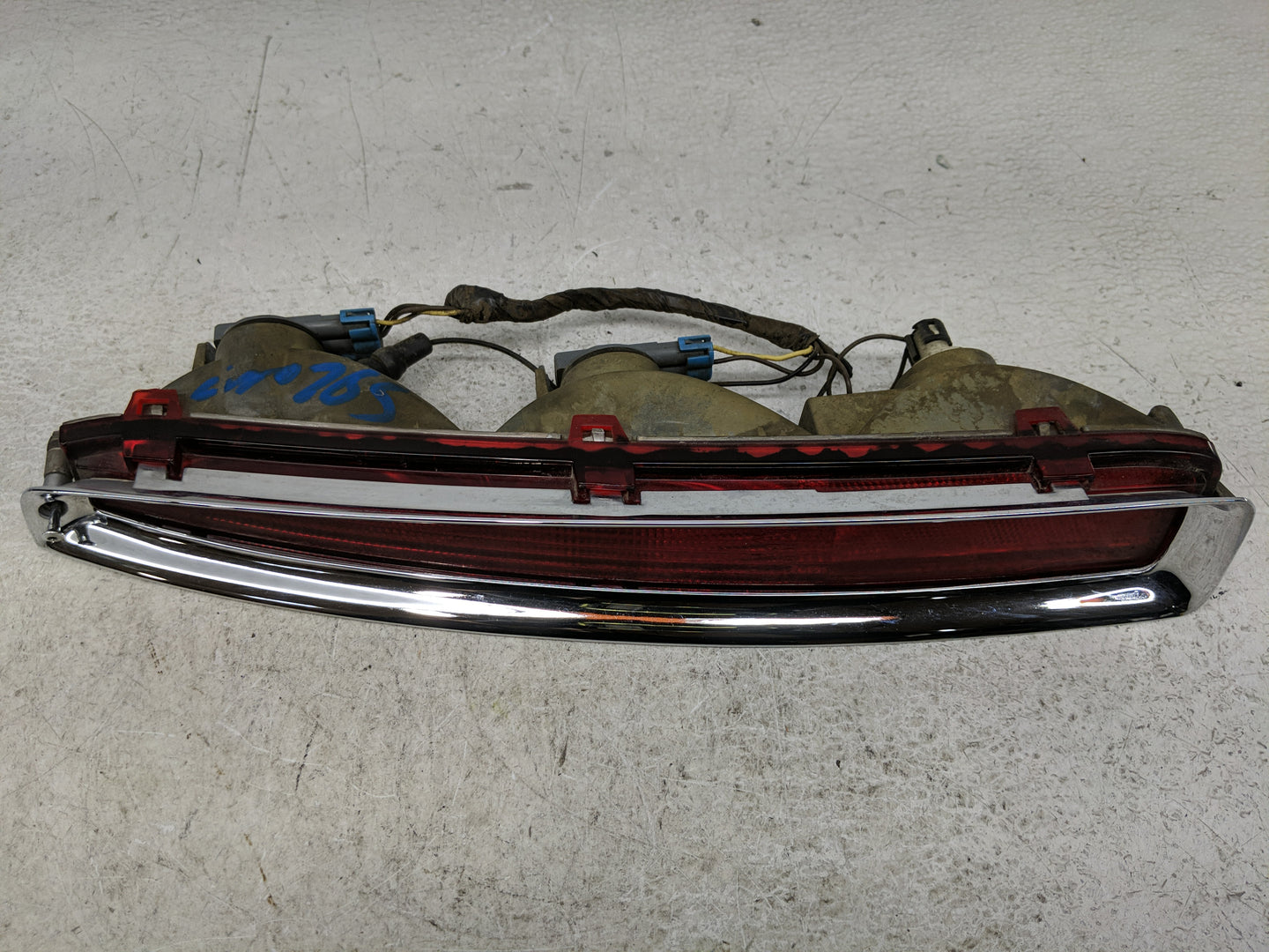 1994-1999 Cadillac Deville Tail Light Assembly Passenger Right OEM P/N:16523492 5976656 Fits Fits 1994 1995 1996 1997 1998 1