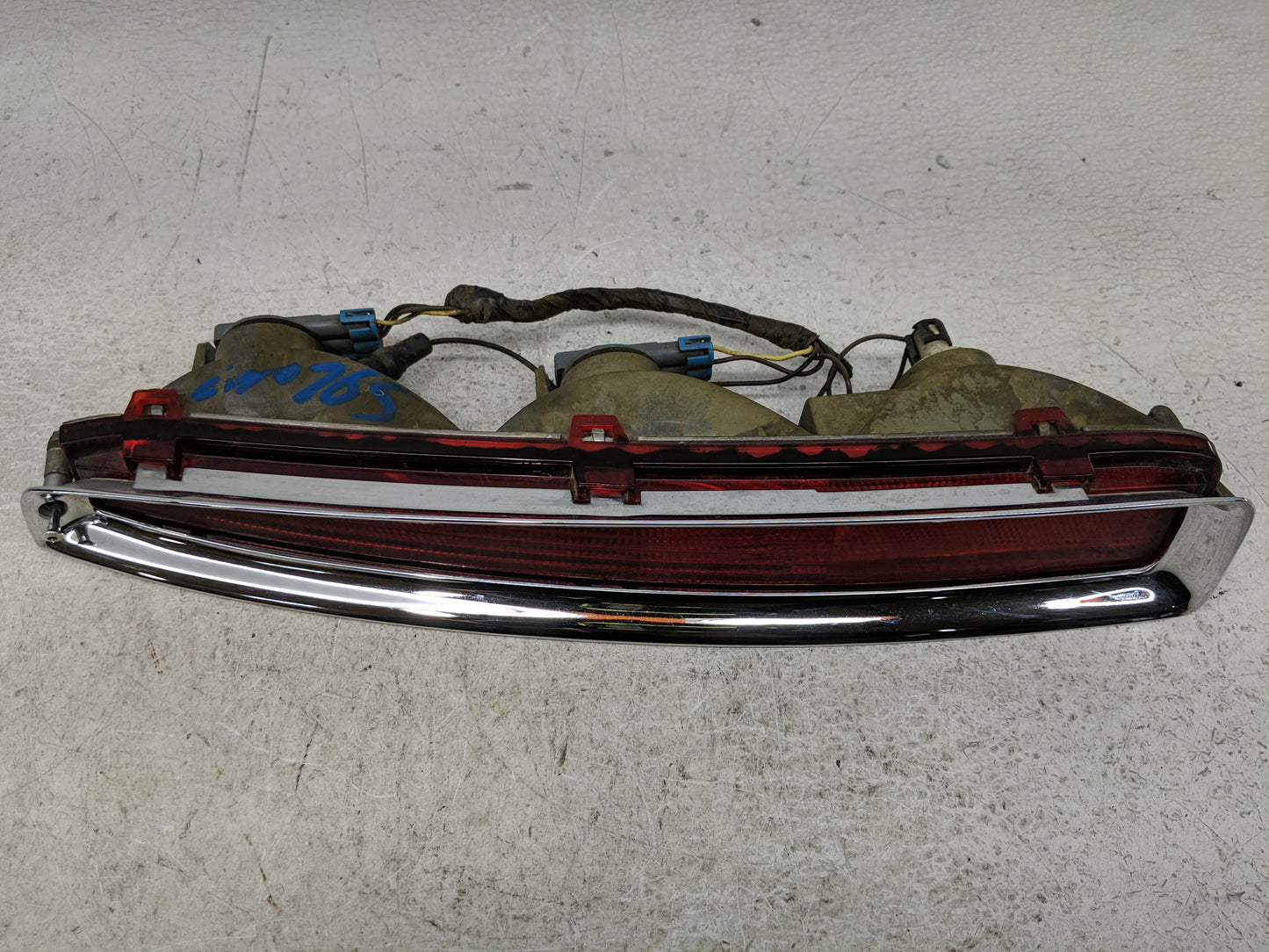 1994-1999 Cadillac Deville Tail Light Assembly Passenger Right OEM P/N:16523492 5976656 Fits Fits 1994 1995 1996 1997 1998 1