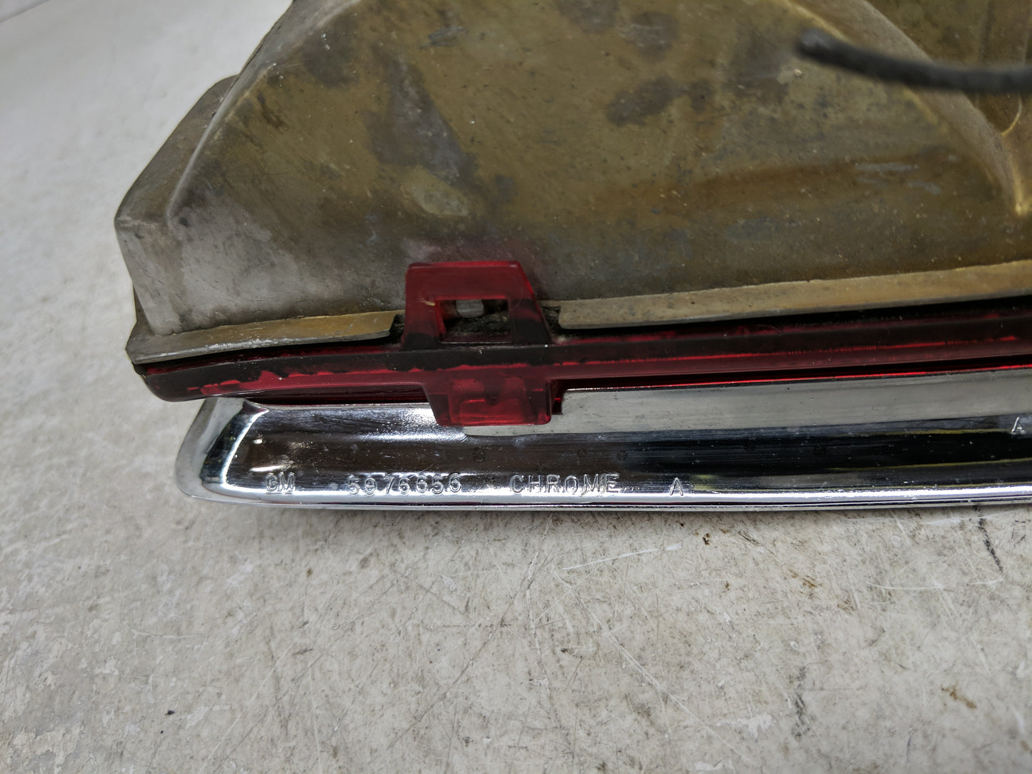 1994-1999 Cadillac Deville Tail Light Assembly Passenger Right OEM P/N:16523492 5976656 Fits Fits 1994 1995 1996 1997 1998 1