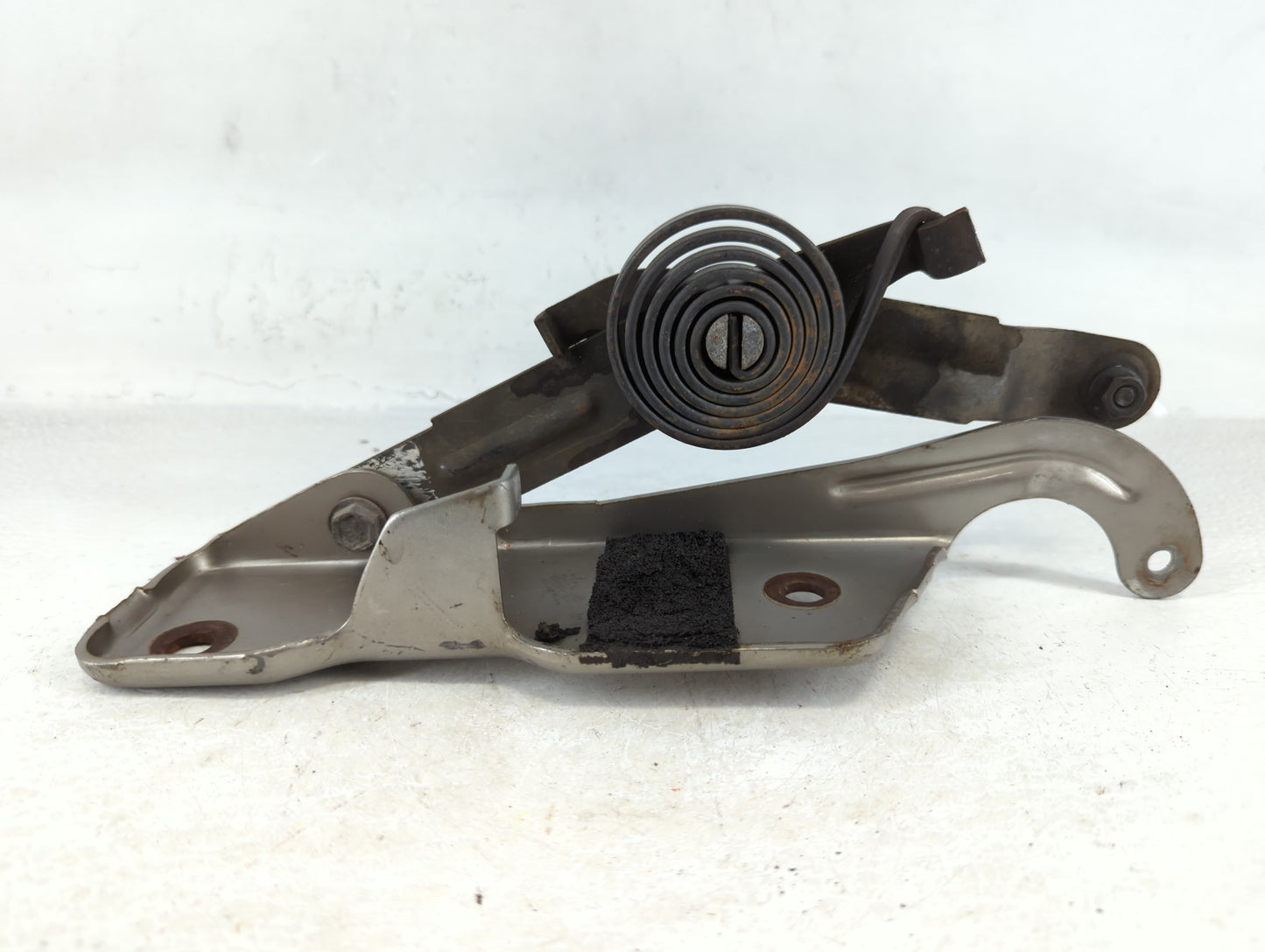 Chevrolet 1500 Driver Left Hood Hinge - Oemusedautoparts1.com