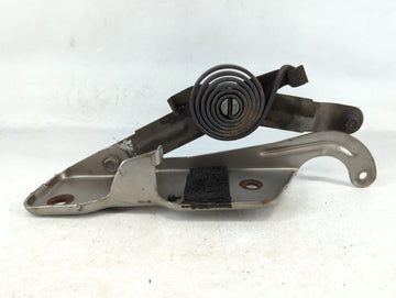 Chevrolet 1500 Driver Left Hood Hinge - Oemusedautoparts1.com