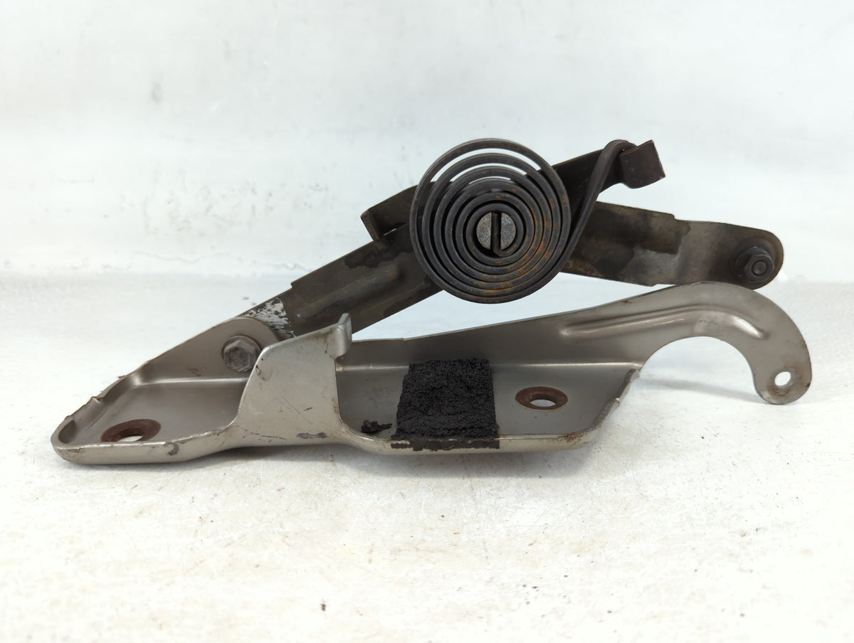Chevrolet 1500 Driver Left Hood Hinge - Oemusedautoparts1.com