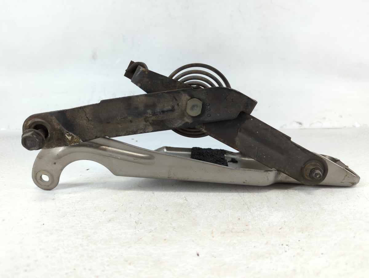 Chevrolet 1500 Driver Left Hood Hinge - Oemusedautoparts1.com
