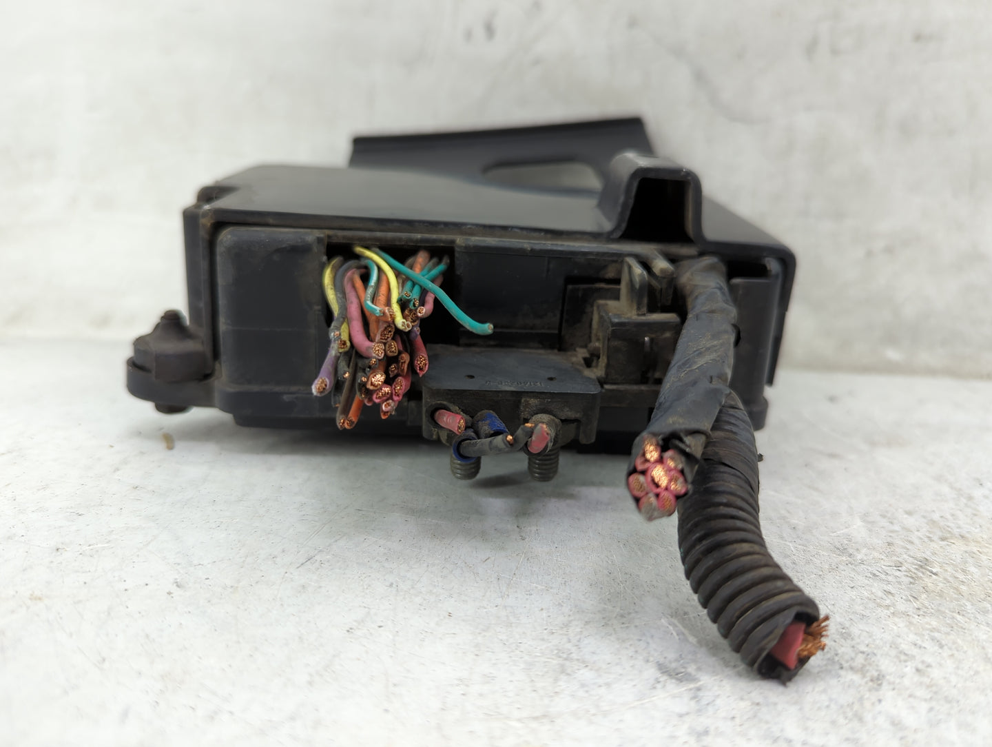 1998 Chevrolet Astro Fusebox Fuse Box Panel Relay Module Fits OEM Used Auto Parts - Oemusedautoparts1.com