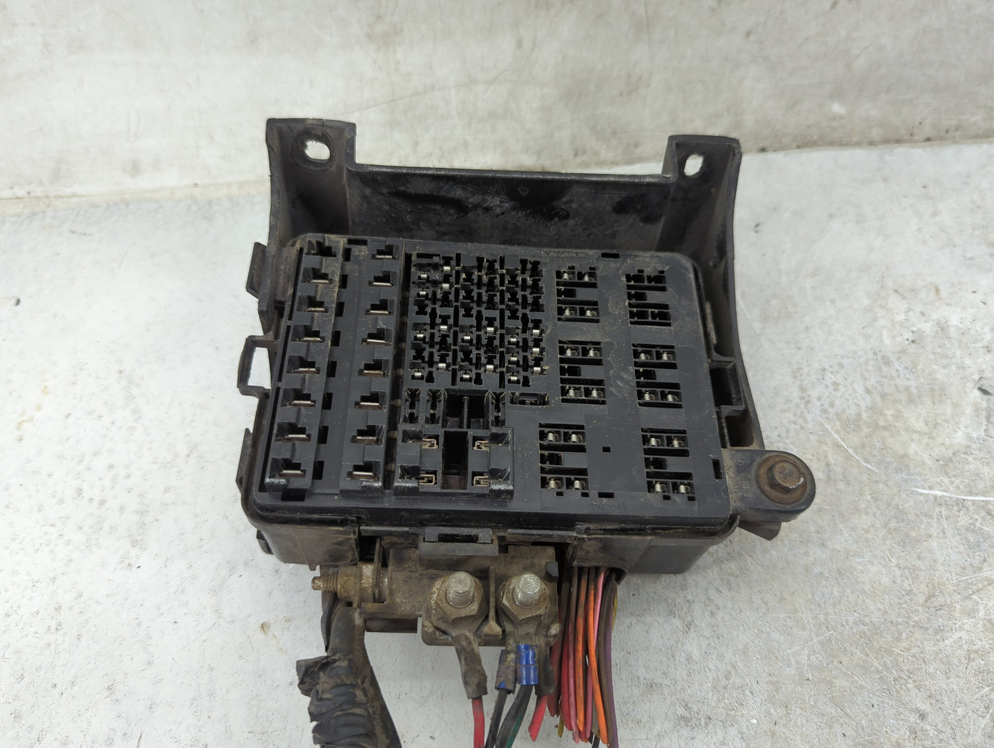 1998 Chevrolet Astro Fusebox Fuse Box Panel Relay Module Fits OEM Used Auto Parts - Oemusedautoparts1.com