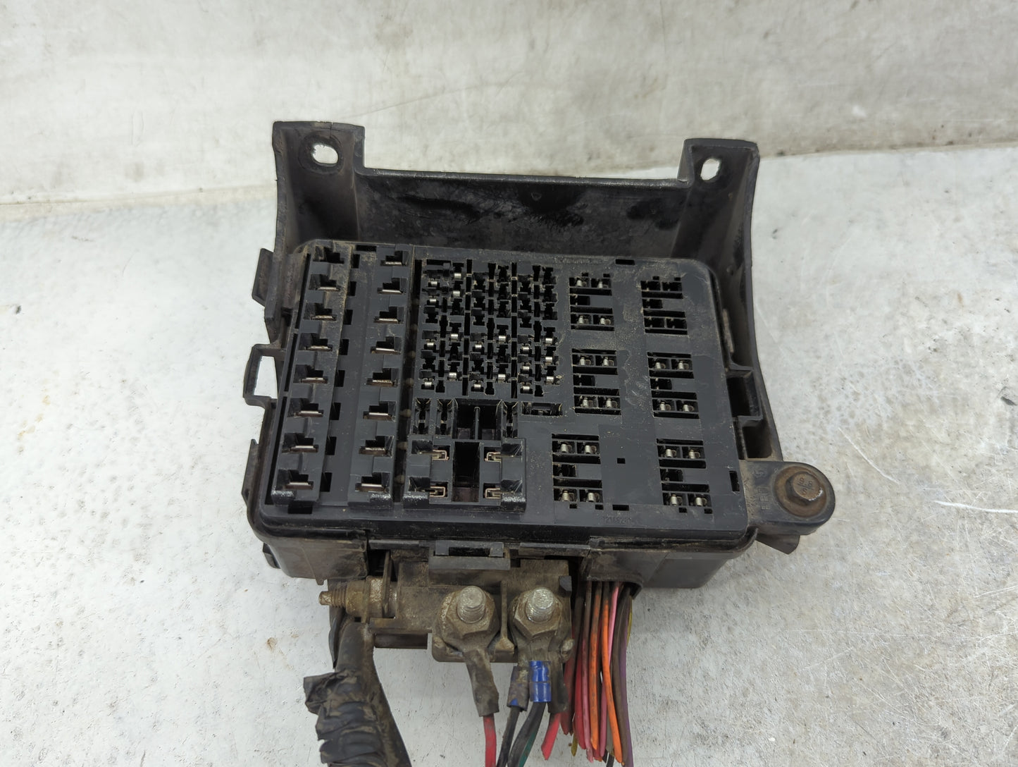 1998 Chevrolet Astro Fusebox Fuse Box Panel Relay Module Fits OEM Used Auto Parts - Oemusedautoparts1.com