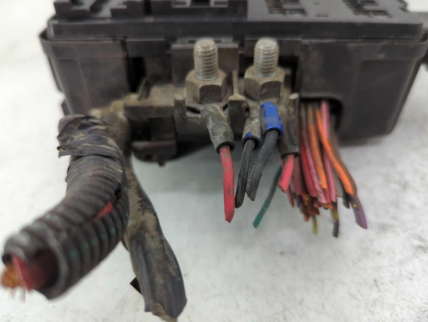 1998 Chevrolet Astro Fusebox Fuse Box Panel Relay Module Fits OEM Used Auto Parts - Oemusedautoparts1.com