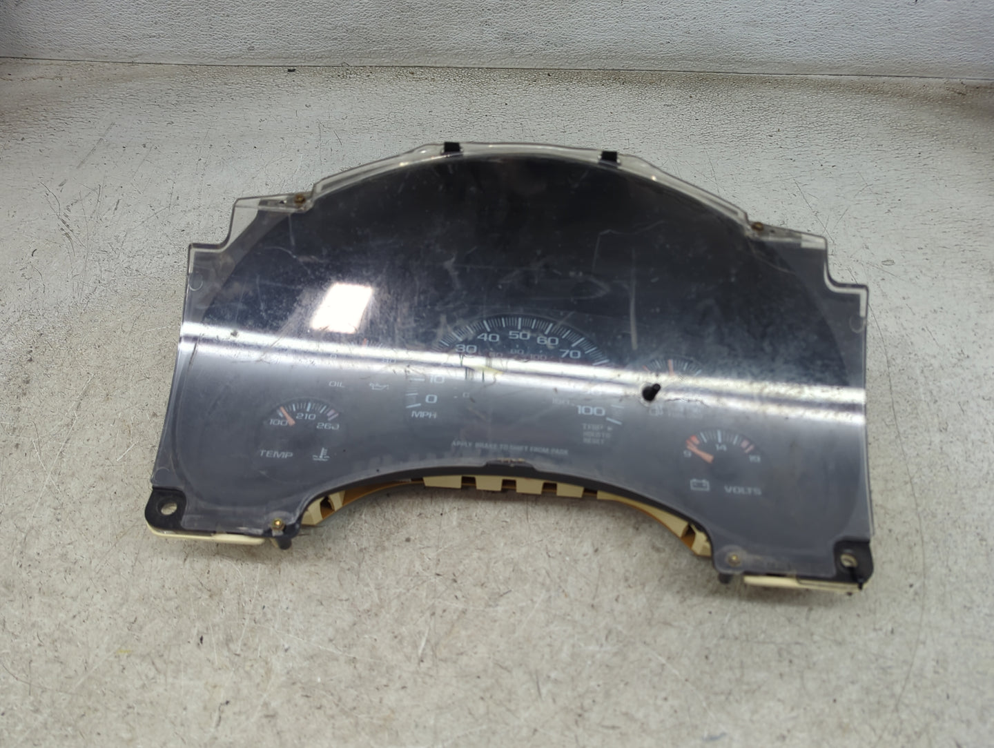 1998 Chevrolet Astrovan Instrument Cluster Speedometer Gauges P/N:16193817 16235280, 16193280 Miles: Fits OEM Used Auto Part