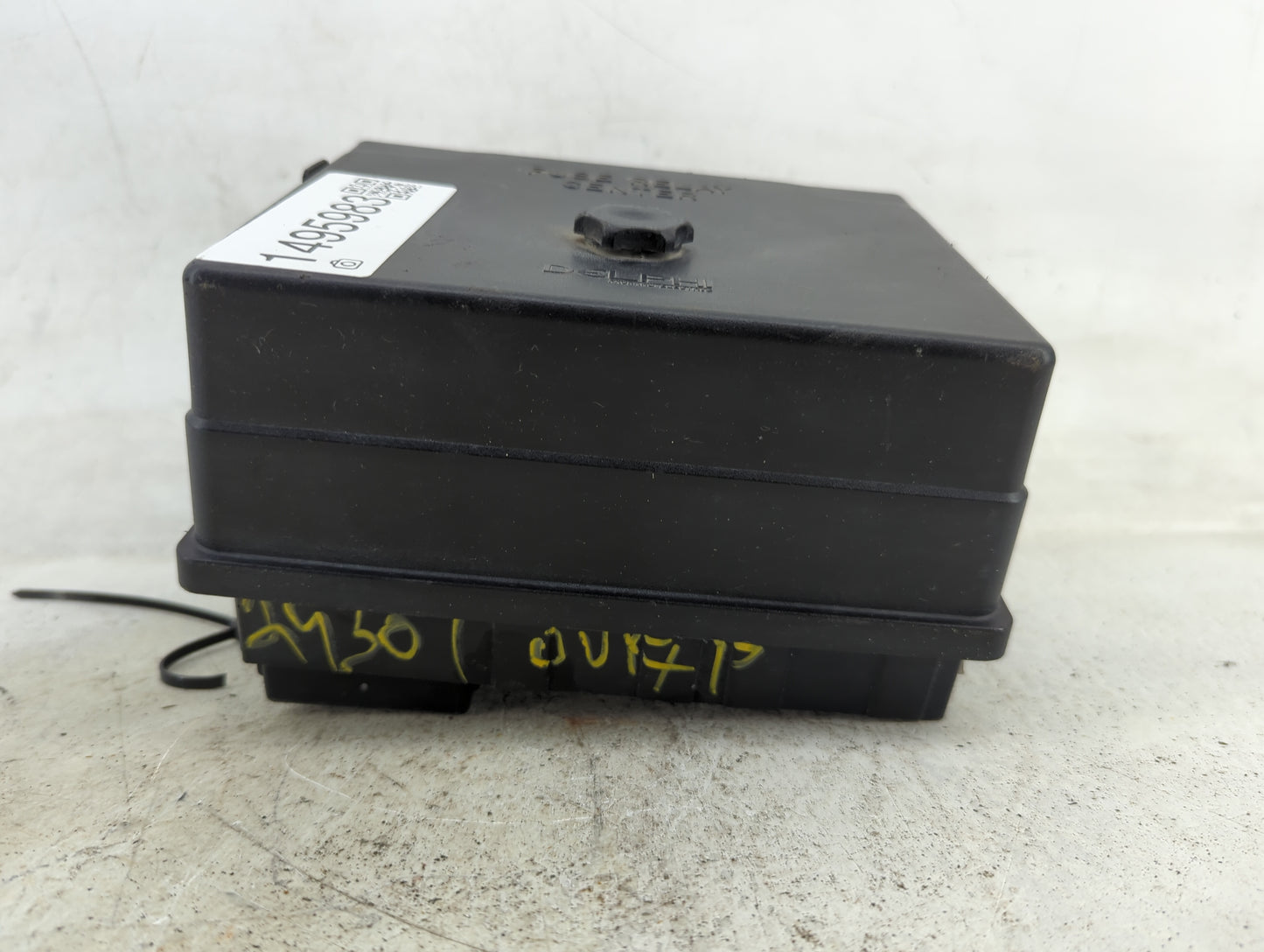 1998 Chevrolet Blazer Fusebox Fuse Box Panel Relay Module P/N:12171201 Fits OEM Used Auto Parts - Oemusedautoparts1.com