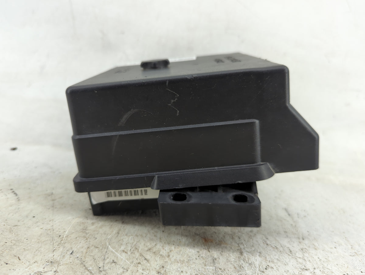 1998 Chevrolet Blazer Fusebox Fuse Box Panel Relay Module P/N:12171201 Fits OEM Used Auto Parts - Oemusedautoparts1.com
