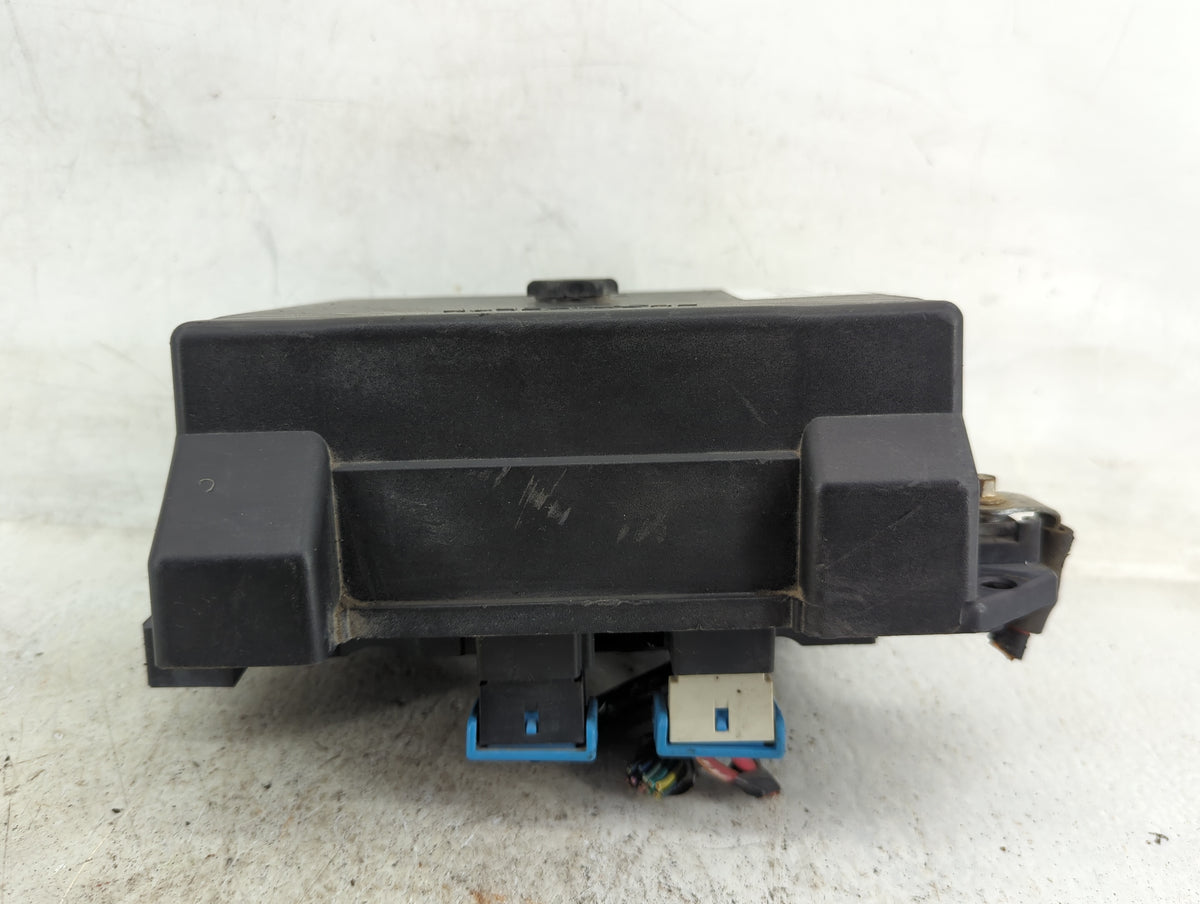 1998 Chevrolet Blazer Fusebox Fuse Box Panel Relay Module P/N:12171201 Fits OEM Used Auto Parts - Oemusedautoparts1.com