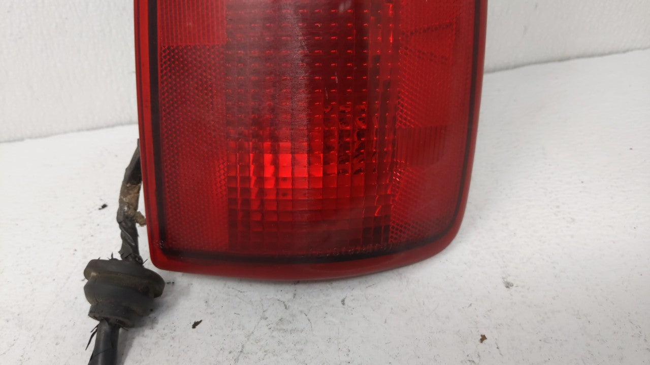 1995-2005 Chevrolet Blazer Tail Light Assembly Driver Left OEM P/N:16518499 15113579 Fits OEM Used Auto Parts - Oemusedautop
