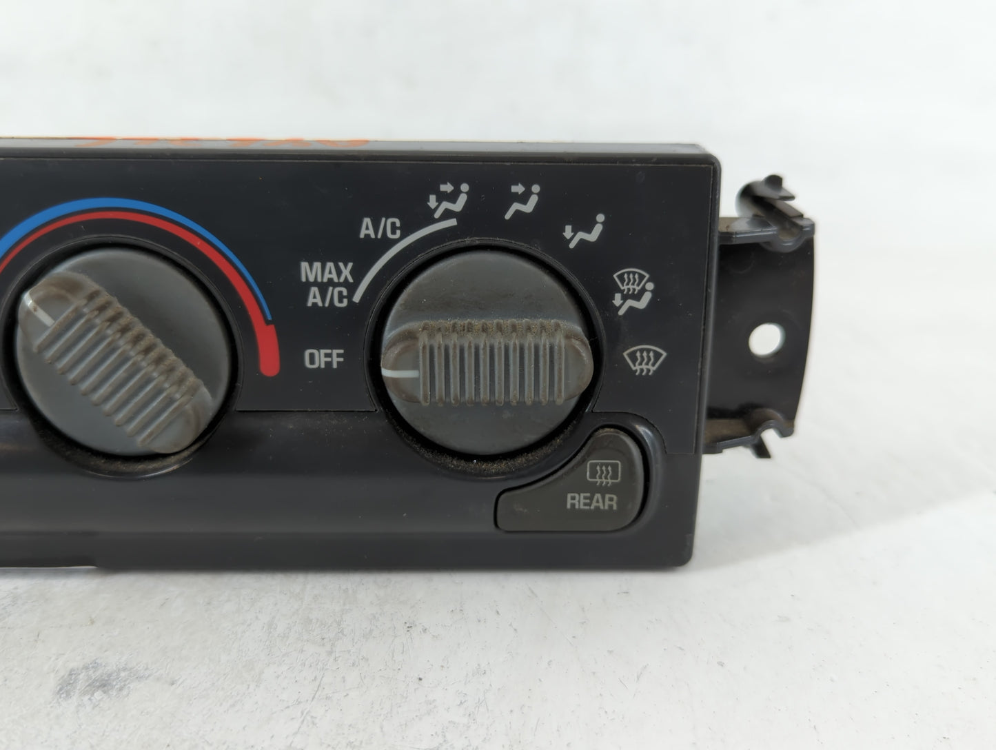 1998 Chevrolet Blazer Climate Control Module Temperature AC/Heater Replacement P/N:16233939 Fits OEM Used Auto Parts - Oemus