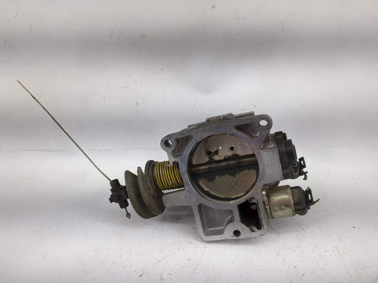 1998 Chevrolet C1500 Throttle Body P/N:17093271 Fits Fits 1999 2000 OEM Used Auto Parts - Oemusedautoparts1.com