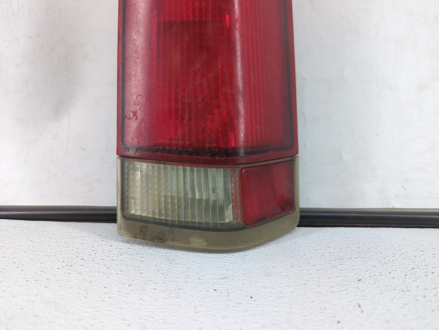 1996-1999 Chevrolet Express 3500 Tail Light Assembly Passenger Right OEM P/N:16521160 A Fits Fits 1996 1997 1998 1999 OEM Us