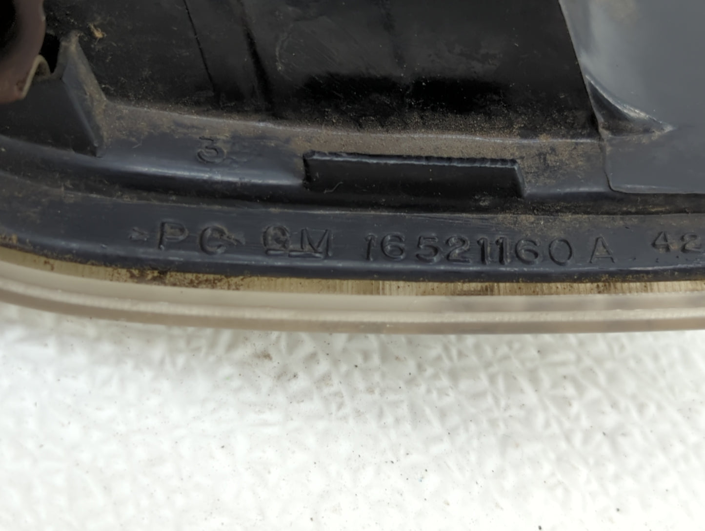 1996-1999 Chevrolet Express 3500 Tail Light Assembly Passenger Right OEM P/N:16521160 A Fits Fits 1996 1997 1998 1999 OEM Us