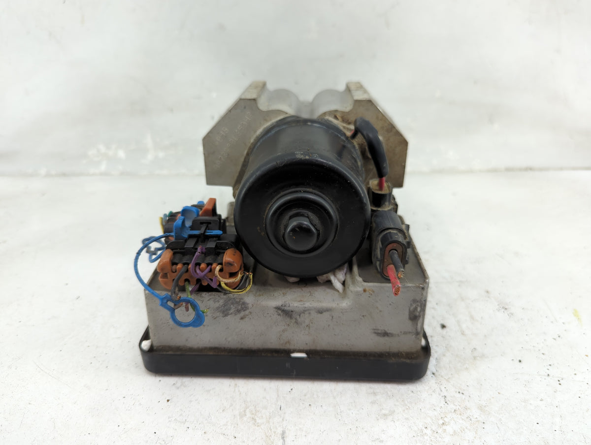 1998 Chevrolet K1500 Anti-Lock Brake ABS Pump Module Actuator OEM P/N:12765501 Fits Fits 1999 2000 OEM Used Auto Parts - Oem