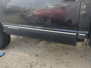 Chevrolet K1500 Driver Front Door Oem